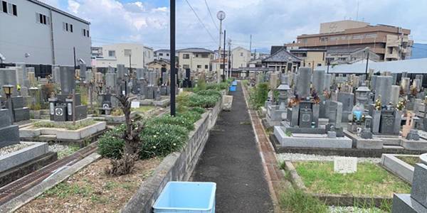 八尾市立安中墓地