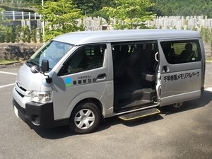 千早赤阪メモリアルパークの無料墓参送迎バス