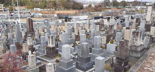 藤阪区墓地