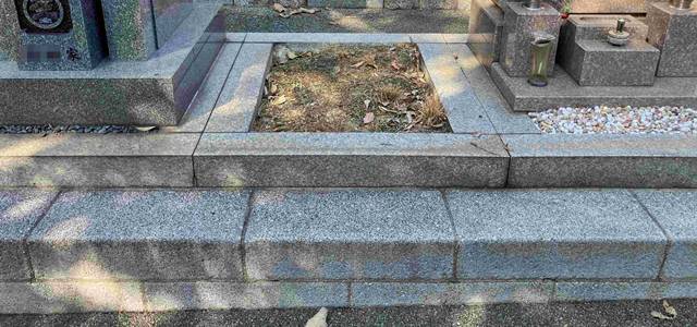 神戸市東灘区の郡家⻄墓地