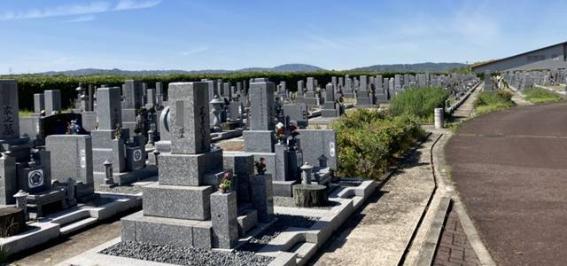 奈良県北葛城郡の広陵町営石塚霊園