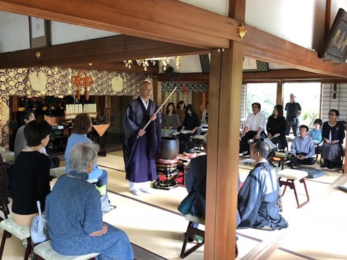 東福寺霊源院で行われた坐禅会