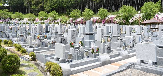 奈良県高取町の壺阪山霊園