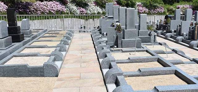 奈良県高取町の壺阪山霊園