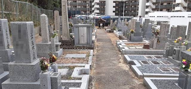 枚方市の上之ノ町墓地